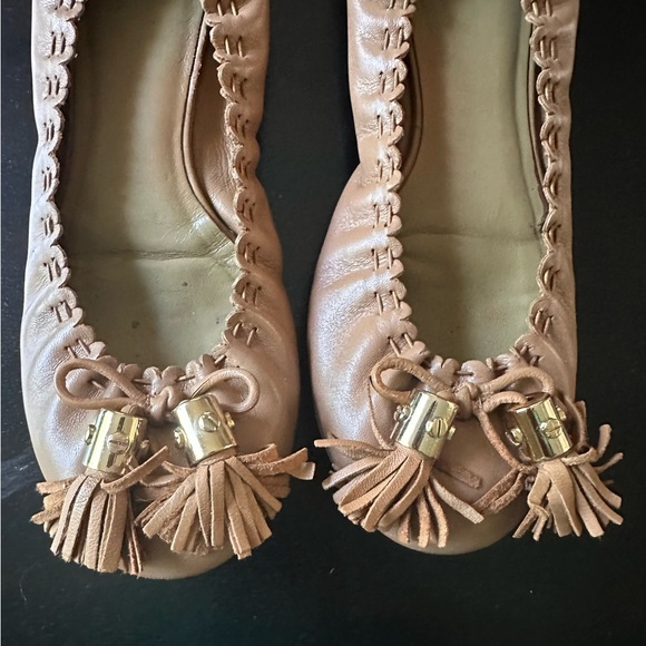 TORY BURCH REESE Slip On Tassel Logo Ballet Flats Tan Size 8 Round Toes - Picture 2 of 7
